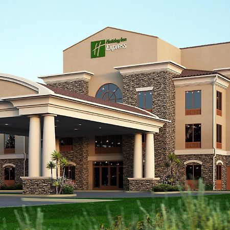 Holiday Inn Express & Suites - Redding, An Ihg Hotel Exterior foto